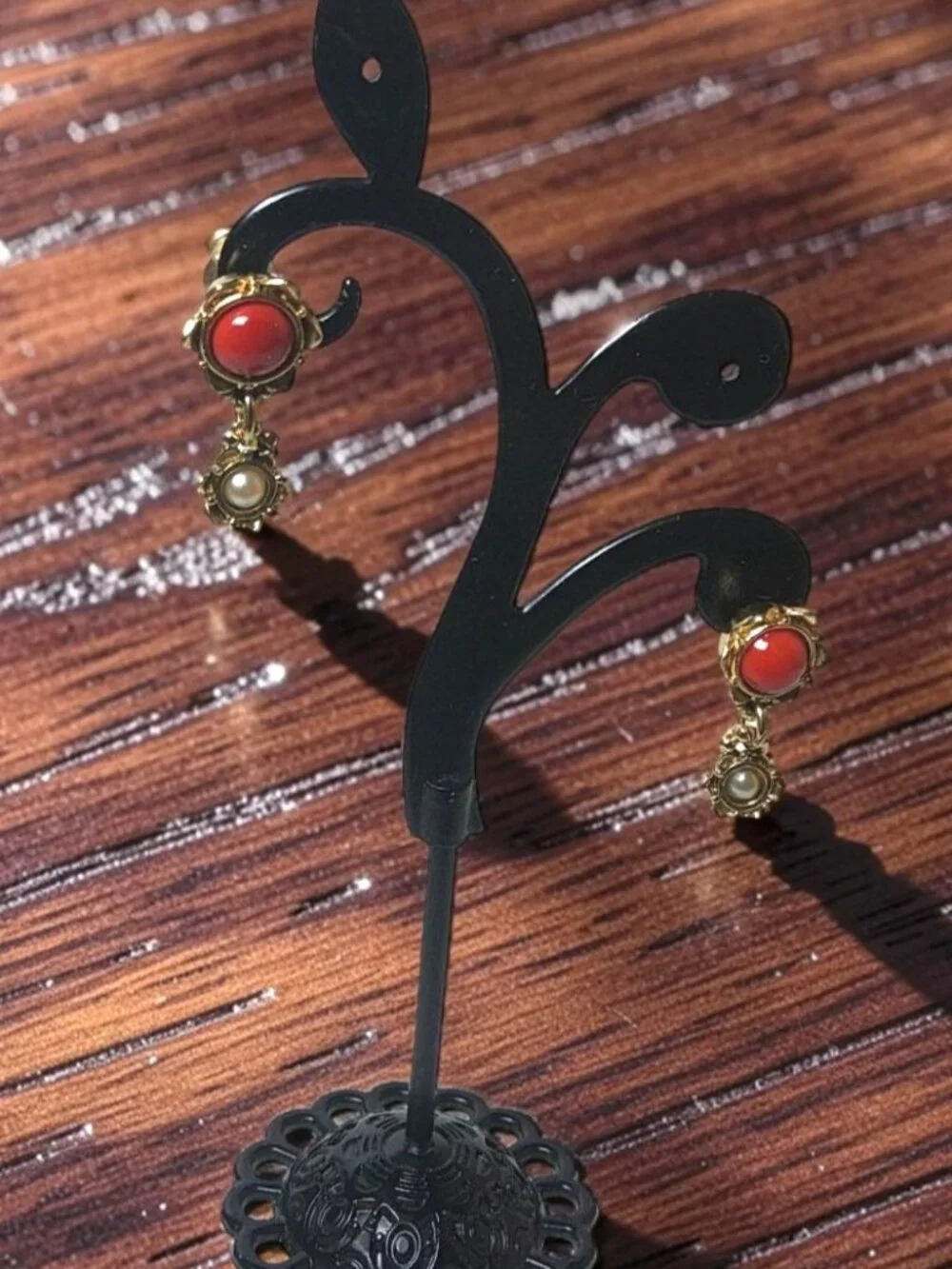 vintage eb/e. bastheim Co. gold tone red stone and seed pearl push back earrings